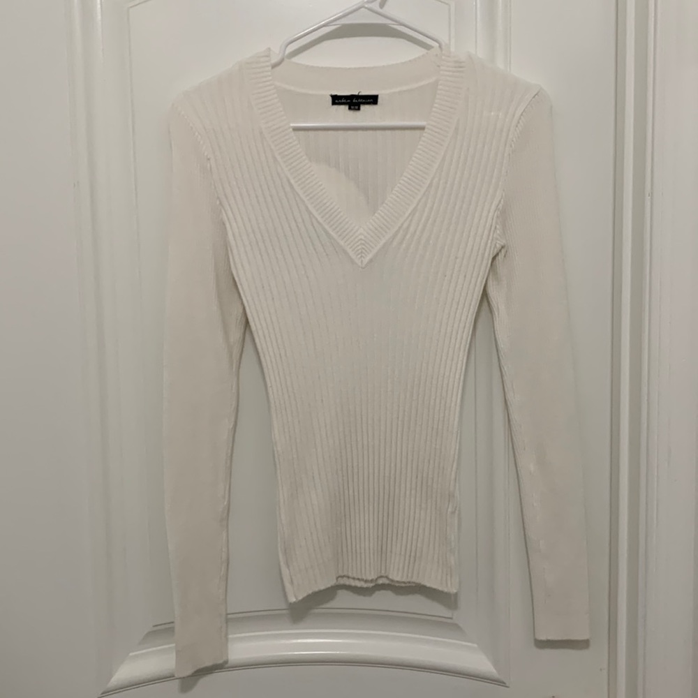 Juniors medium white v neck sweater